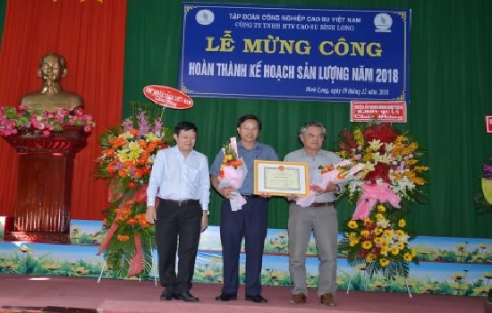 Cao su Bình Long về trước kế hoạch sản lượng 12 ngày